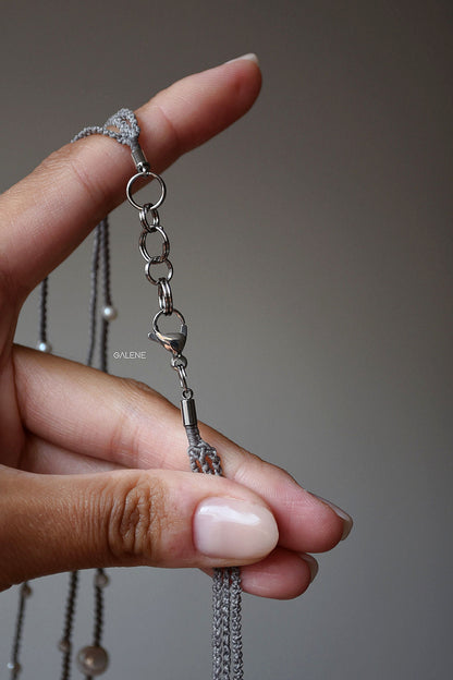 Collana multifilo in macramè con perle di fiume naturali – perle multicolor