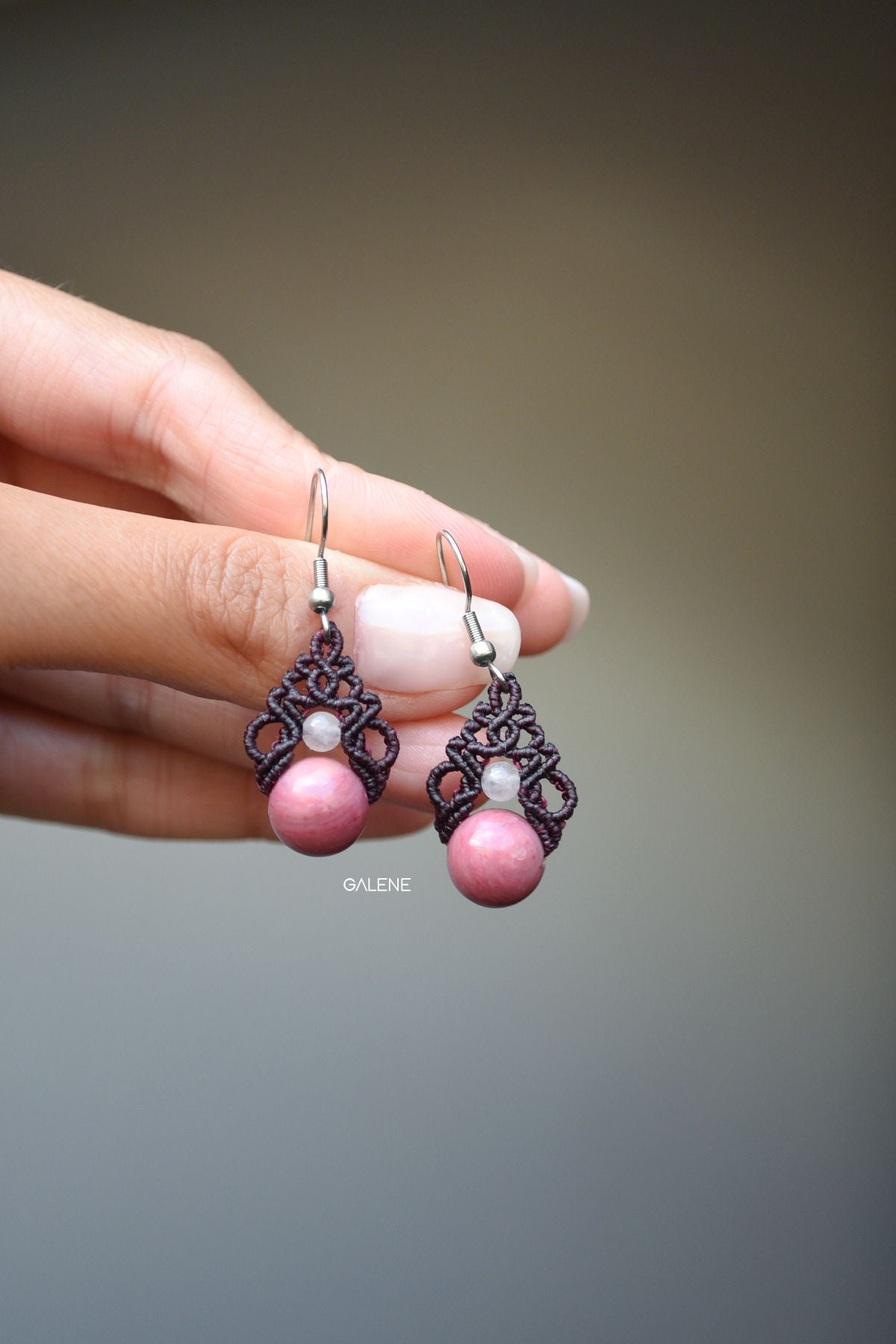 Boucles d'oreilles MINI en macramé avec pierres naturelles – Collection Printemps/Été